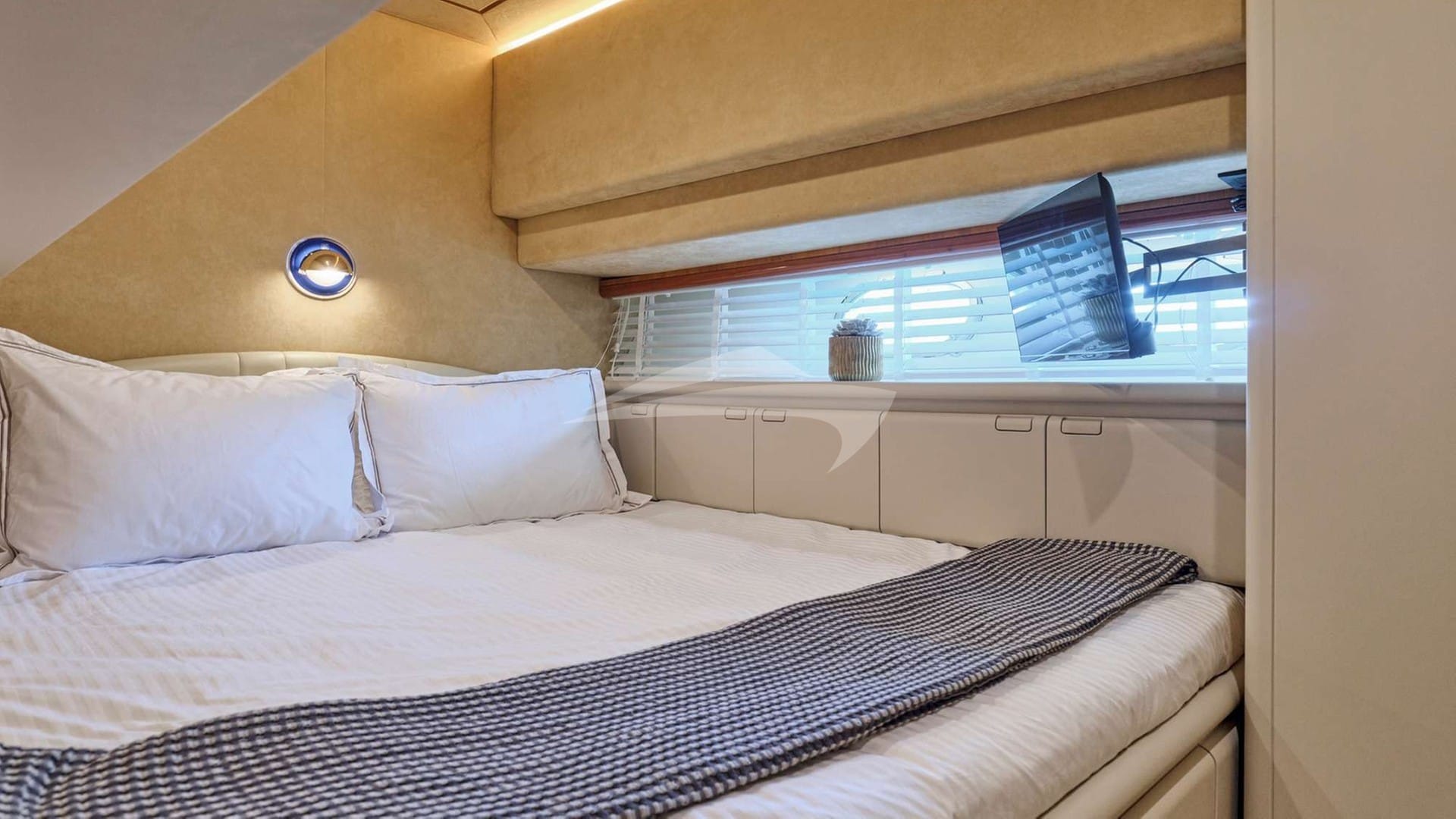Apeiron Blue — luxury yacht charter Monaco · photo 9