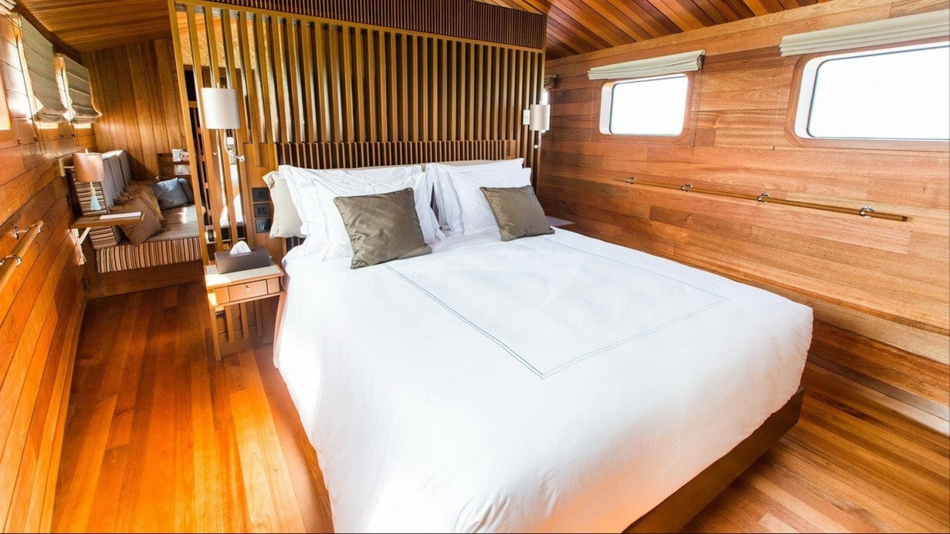 Atoll Achilles — luxury yacht charter Monaco · photo 9