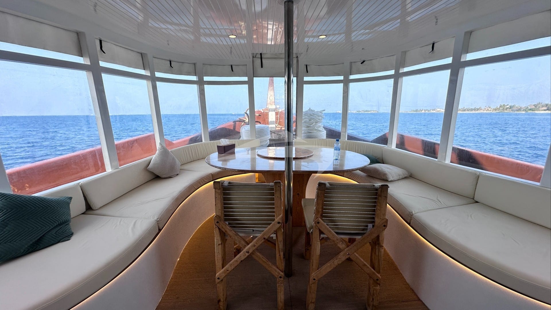 Atoll Villa — luxury yacht charter Monaco · photo 20
