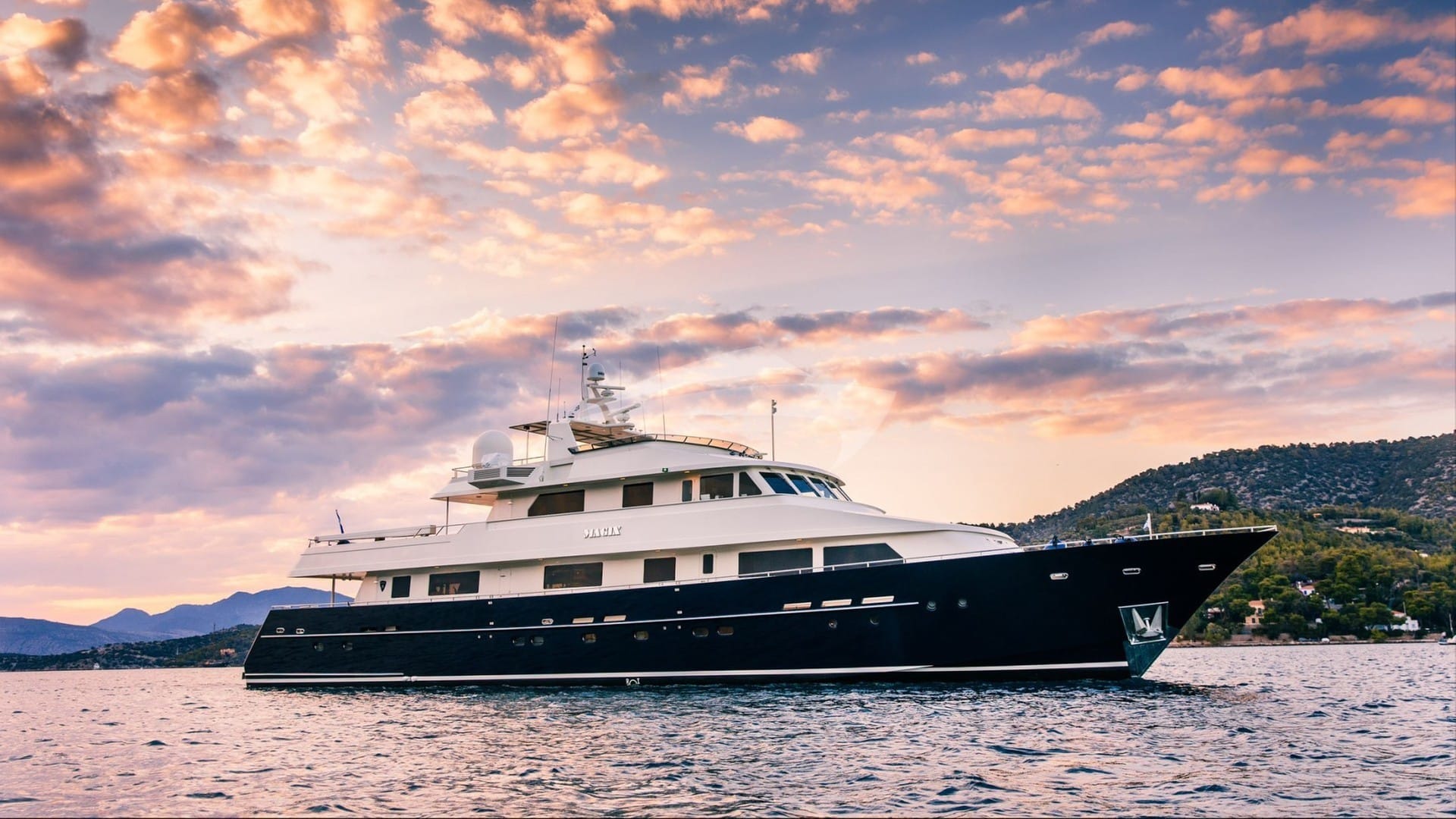 First Horizon — luxury yacht charter Monaco · photo 15