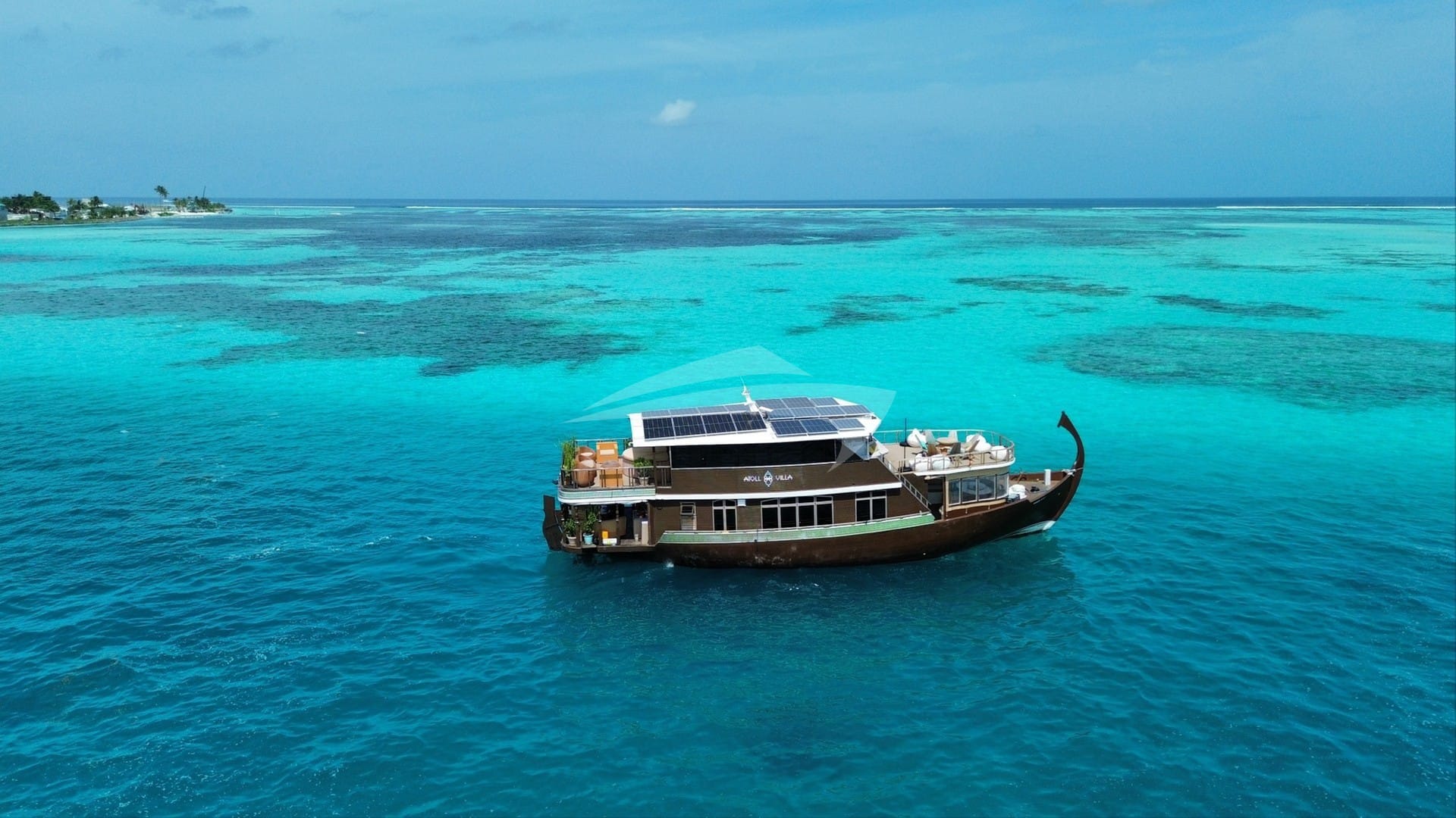 Atoll Villa — luxury yacht charter Monaco · photo 14
