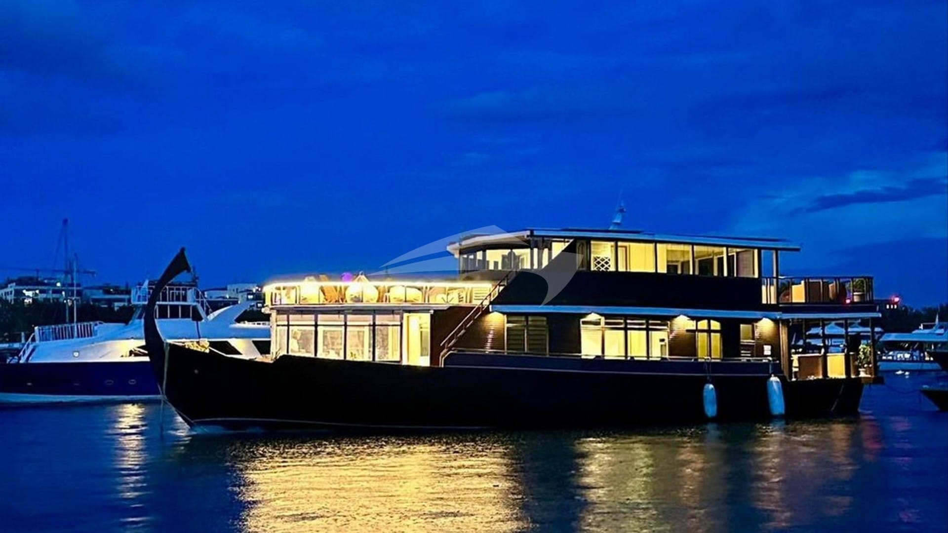 Atoll Villa — luxury yacht charter Monaco · photo 19