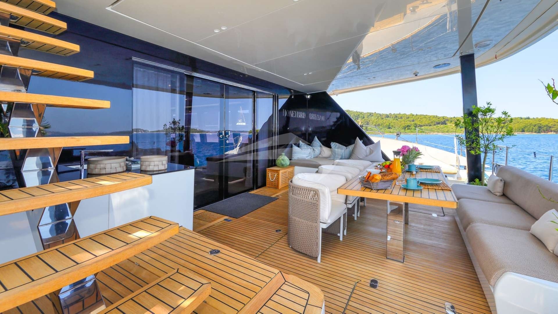 Honeybird — luxury yacht charter Monaco · photo 6