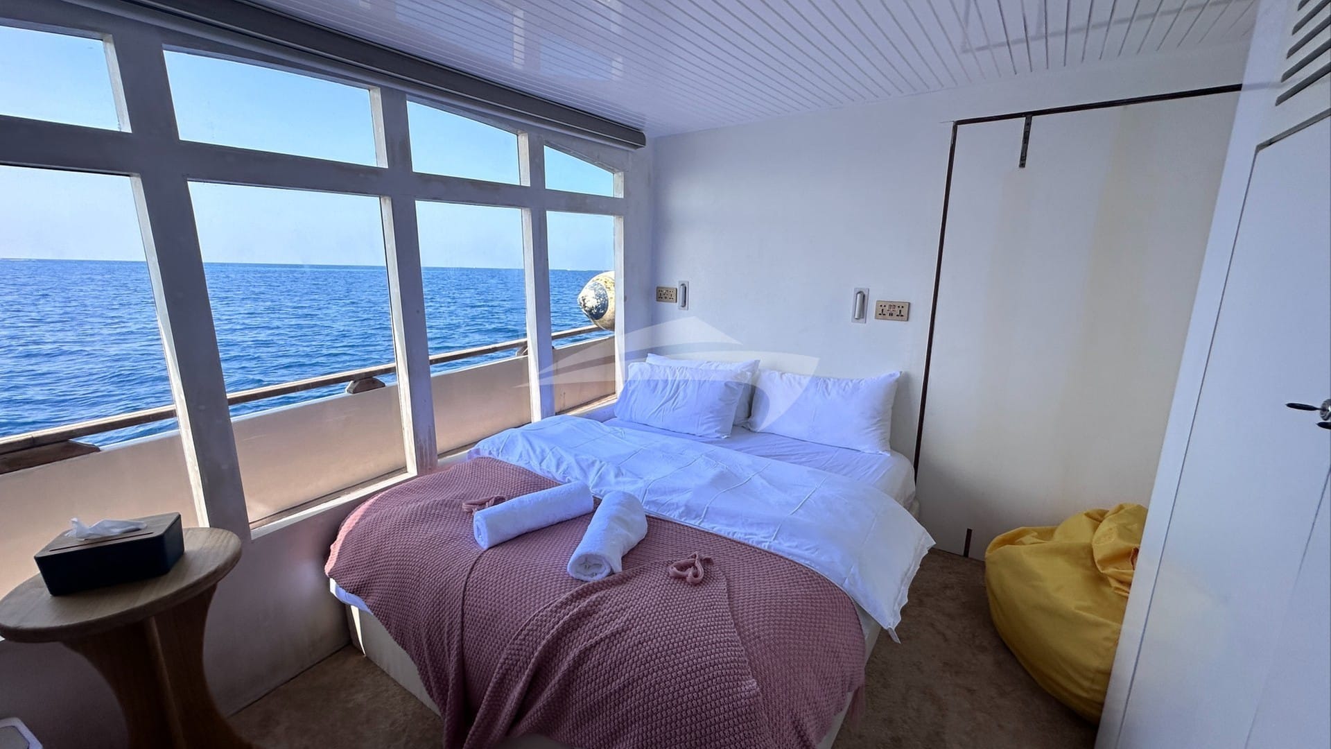 Atoll Villa — luxury yacht charter Monaco · photo 17