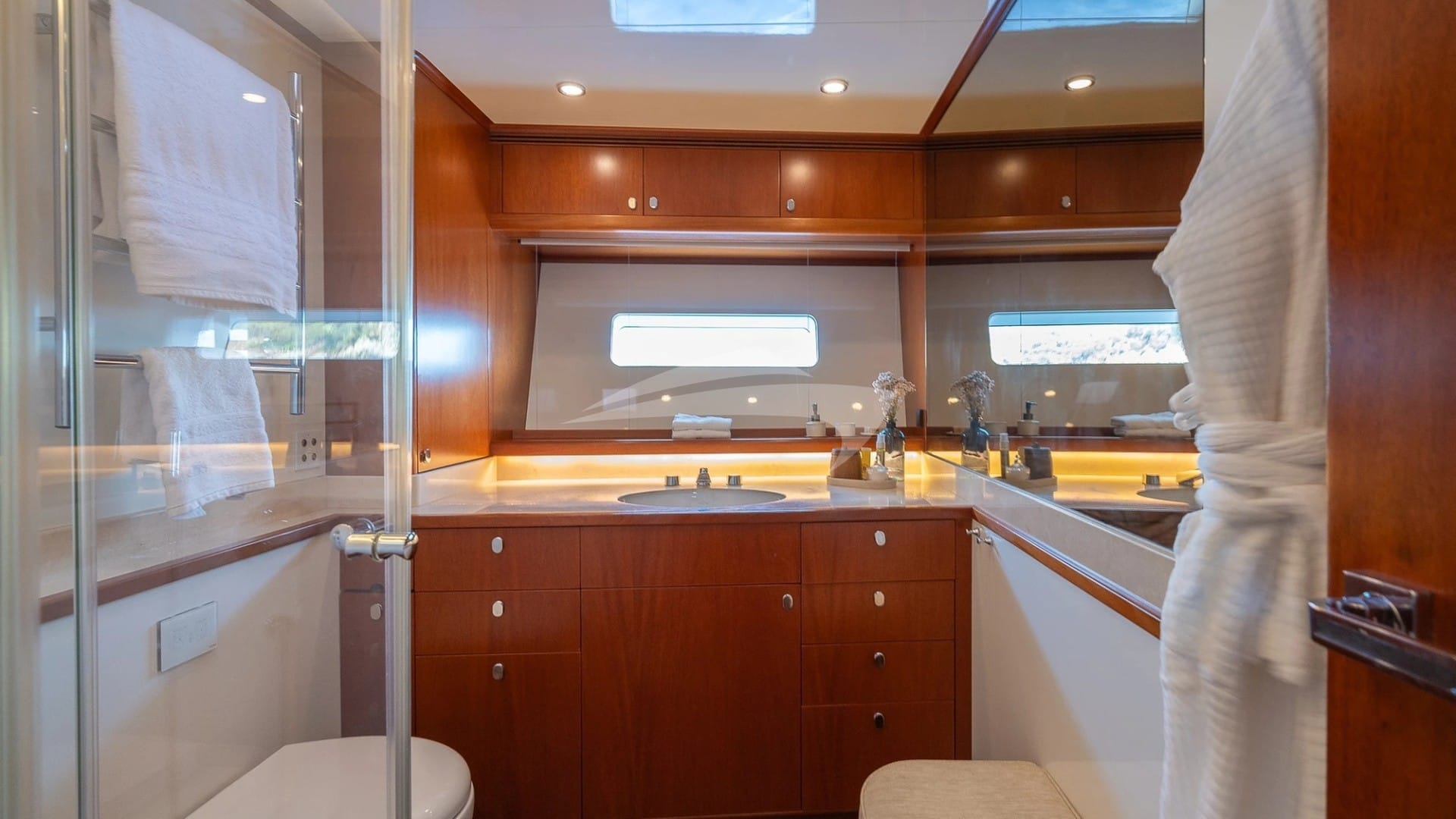 Il Mio Canto Libero — luxury yacht charter Monaco · photo 12