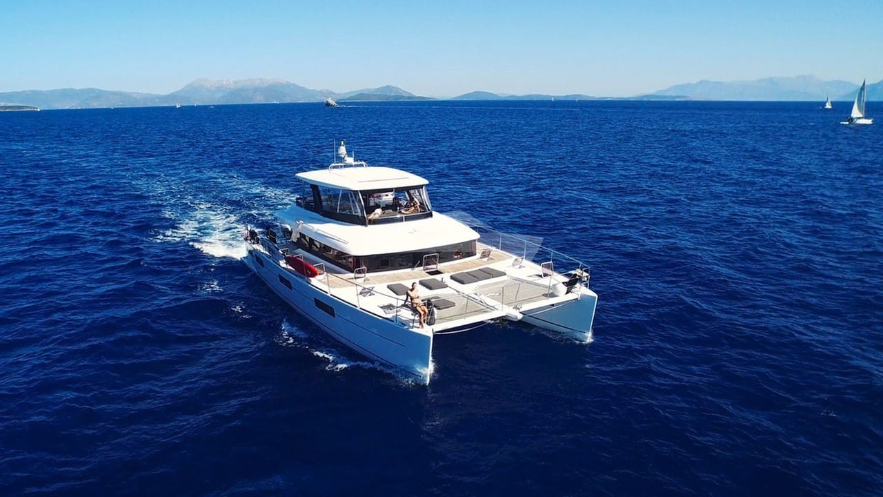 Apeiron Blue — luxury yacht charter Monaco · photo 18